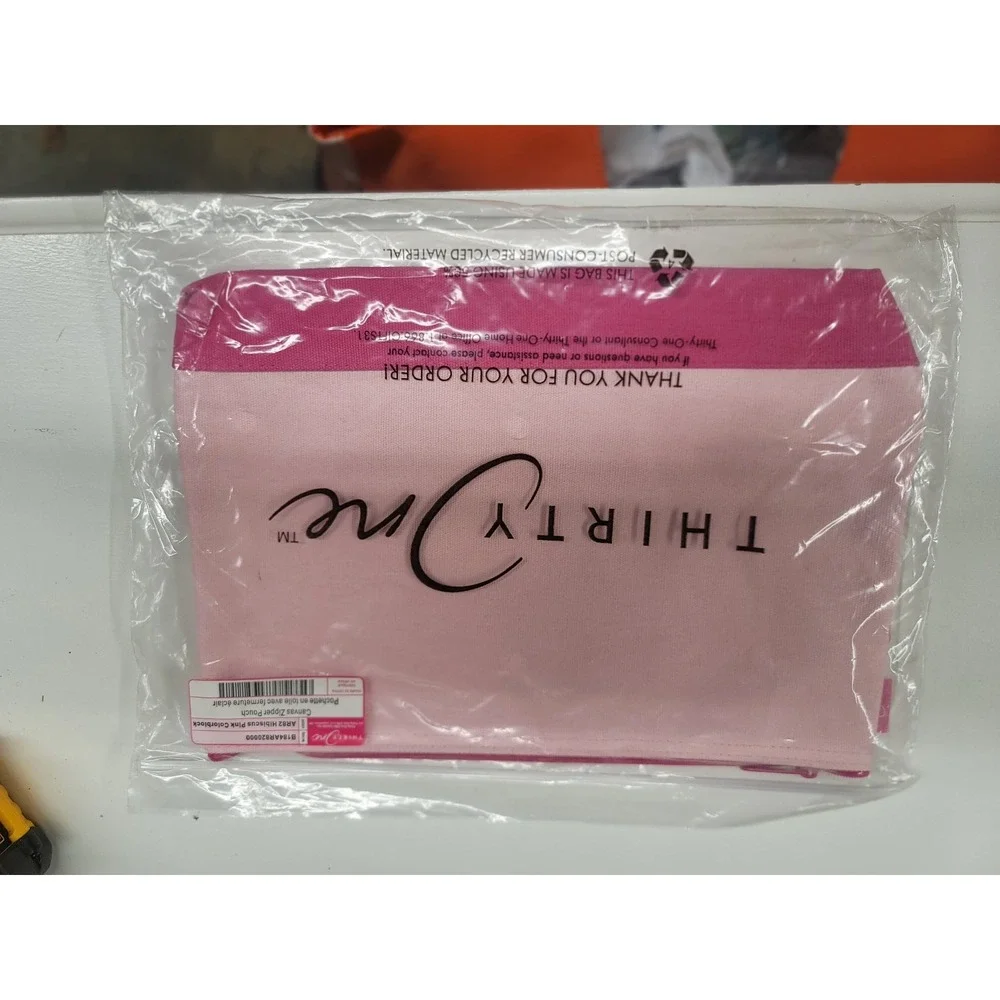 Thirty-One canvas zipper pouch‎